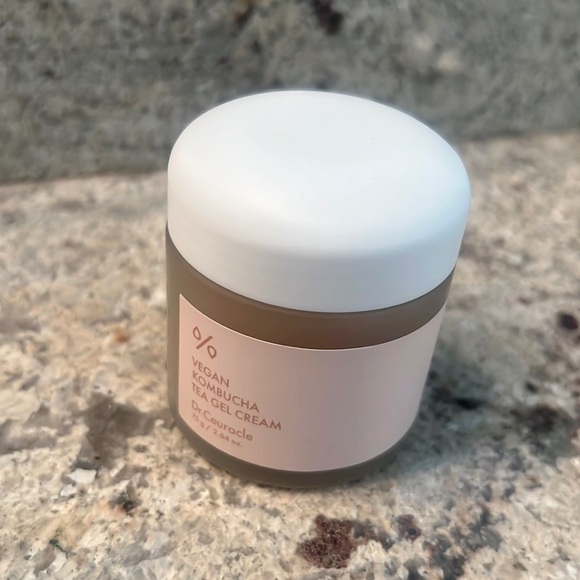 Dr. Ceuracle Vegan Kombucha Tea Gel Cream - Picture 1 of 5